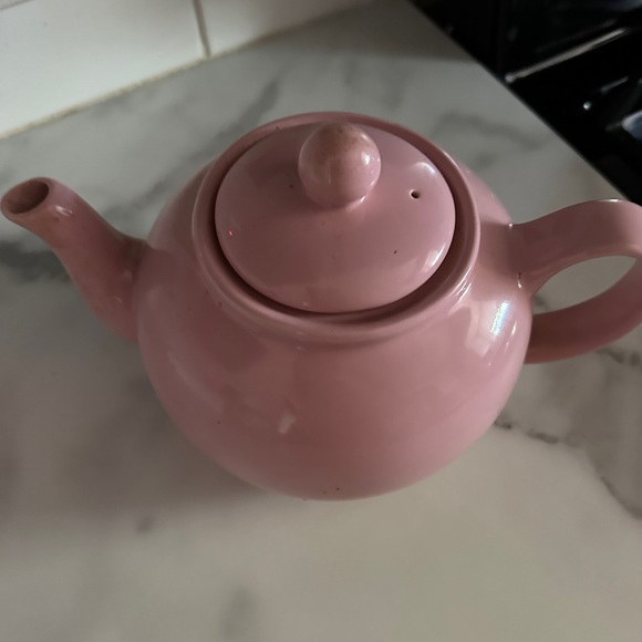 Pink Tea Pot - Picture 3 of 6